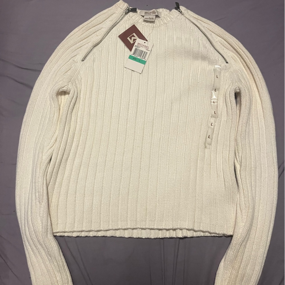 Micheal Kohr NWT white sweater with silver zippers